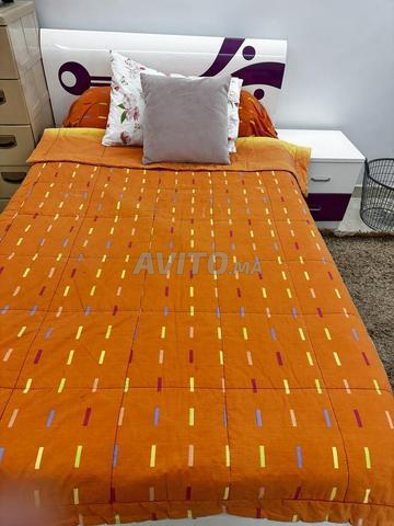 سرير 120/200 ومرتبة مع طاولة جانبية - 2