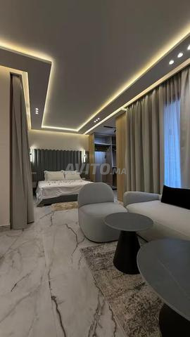 Luxueuse villa moderne neuve piscine verdure
