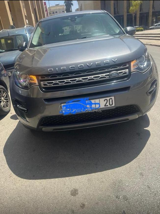Discovery sport  model 2016 très bon état 