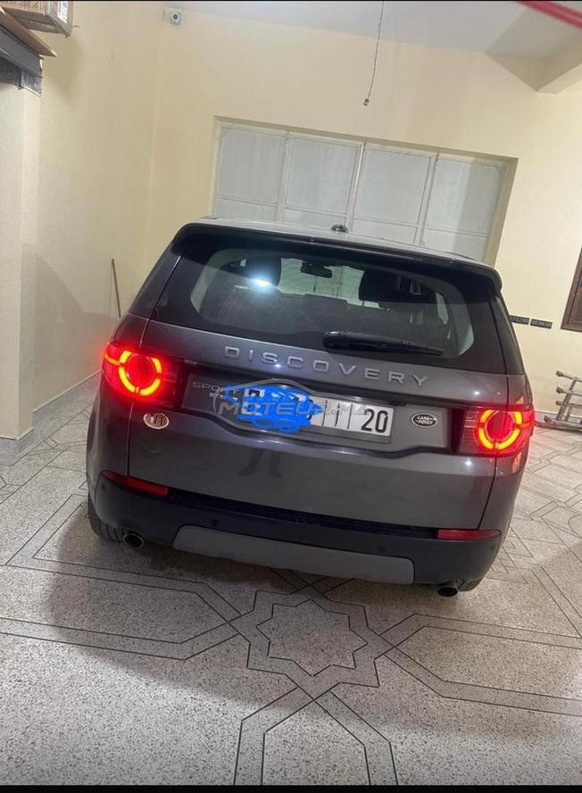 Discovery sport  model 2016 très bon état 