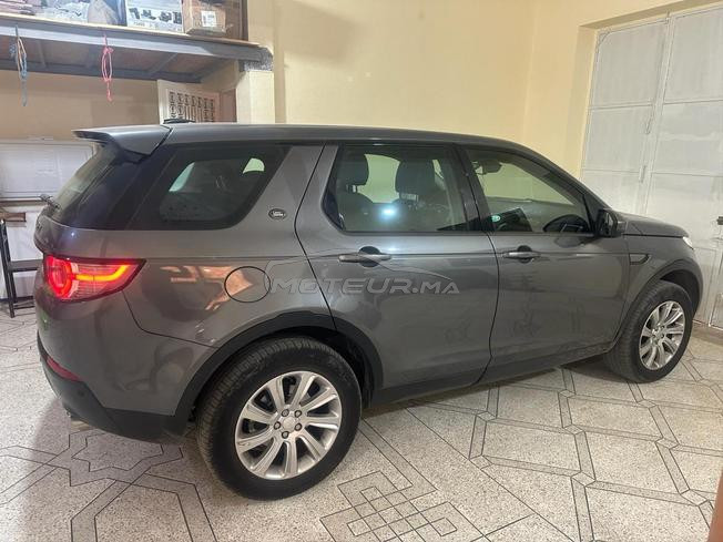Discovery sport  model 2016 très bon état 