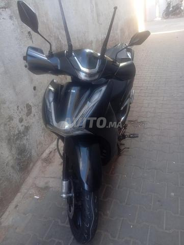 Moto neuve, Quartier Industriel - 2