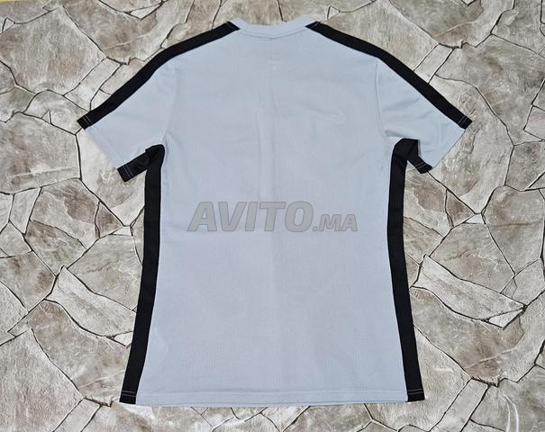 T-shirt Nike original taille M - 2