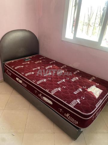 إطار سرير خشبي أحمر درجة أولى مع مرتبة - 2