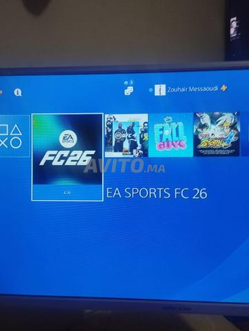 PS4 Pro بجهازين تحكم - 2