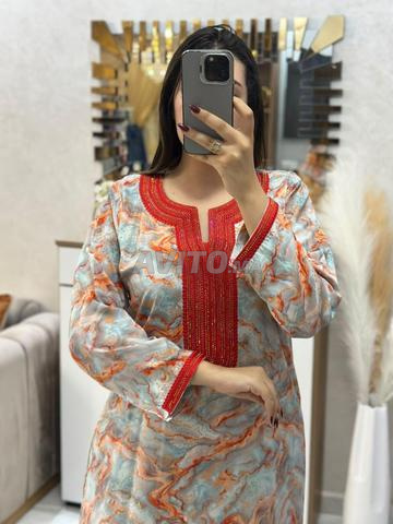 Caftan fait avec broderie ou strass - 2