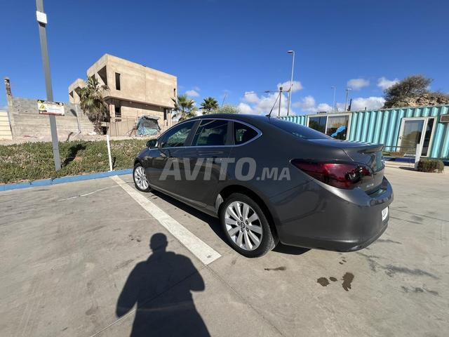 Astra 2014 1.7 cdti 131 à jour - 2