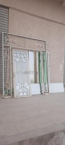 باب حديد جيد مع زجاج - 2