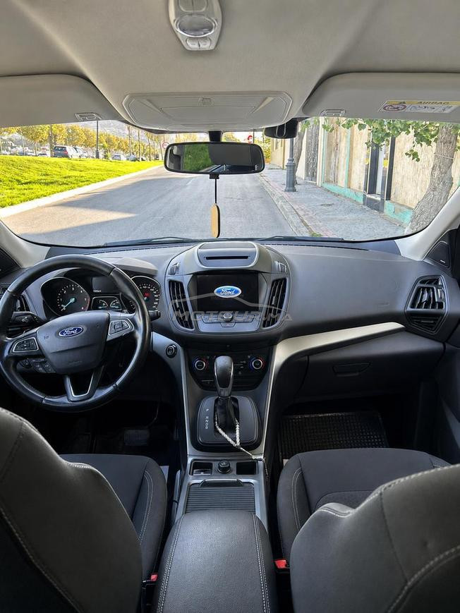 Superbe Ford Kuga 2.0 140 CV Boîte automatique 