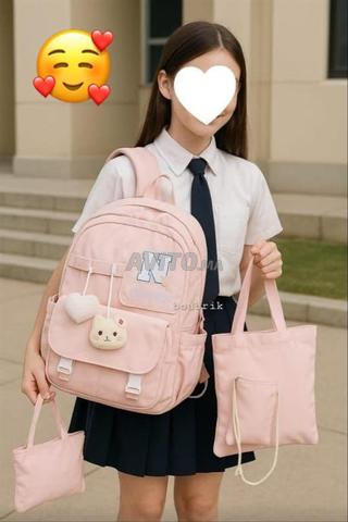 محفظة دراسية بتصميم أنيق نوعية ممتازة* ✨ - 2