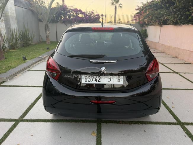 Peugeot 208 première main 6 cv 700 dh dariba 