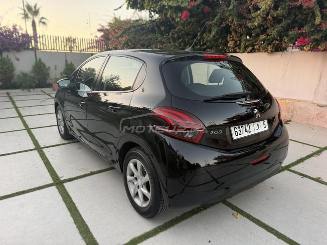 Peugeot 208 première main 6 cv 700 dh dariba 