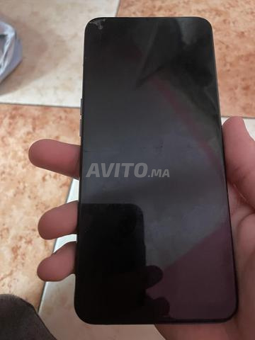 هاتف أوبو للبيع كقطع غيار. به عيوب بسيطة.