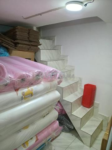 Local à vendre avec revenu mensuel
