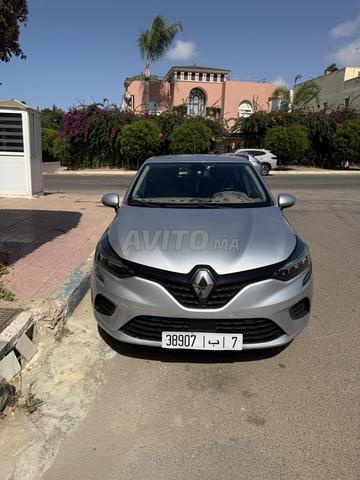 Clio 5 diesel 2022 très bon état - 2