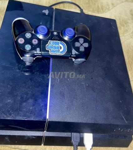 PS4 fat flash 9.00 500go // 7 jeux manga original - 2