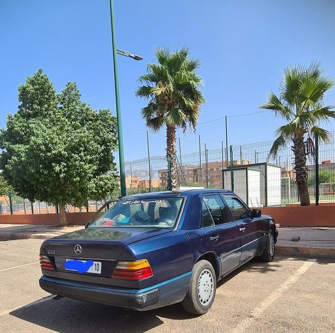 مرسيدس-بنز 250 ديزل يدوي 1986 في تسلطانت