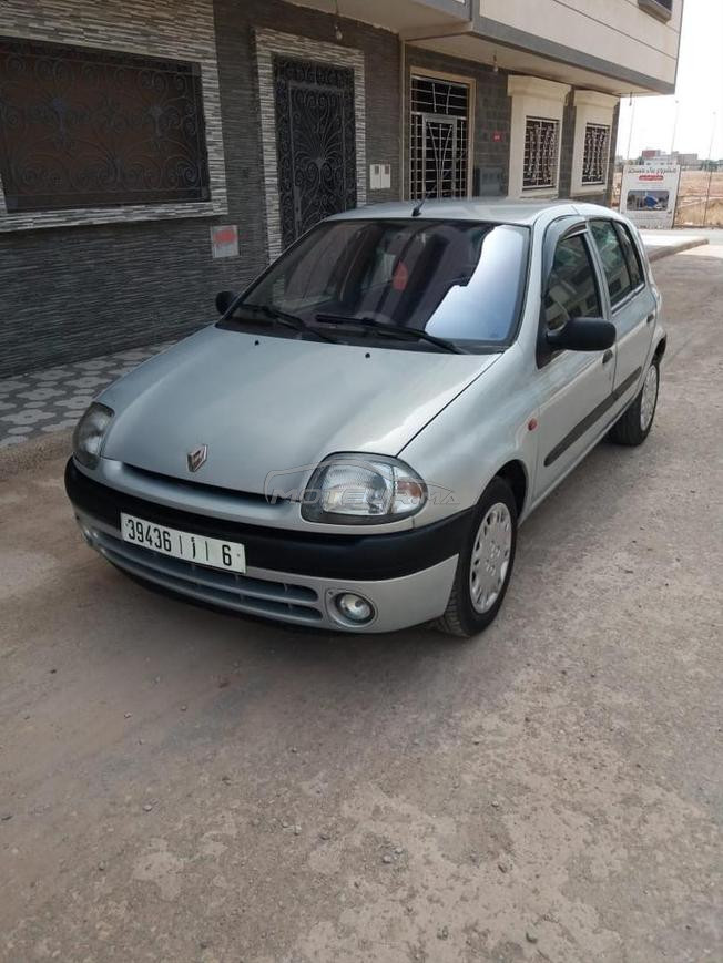 Renault Clio Essence Manuelle 2001 à Berkane