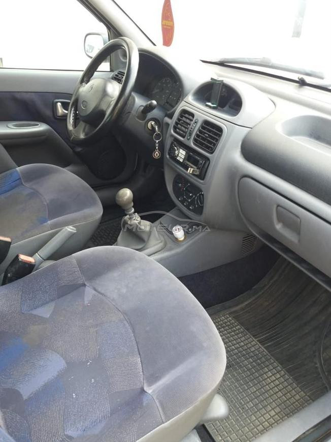 Renault Clio Essence Manuelle 2001 à Berkane