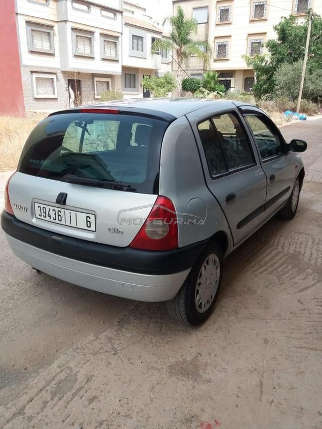 Renault Clio Essence Manuelle 2001 à Berkane