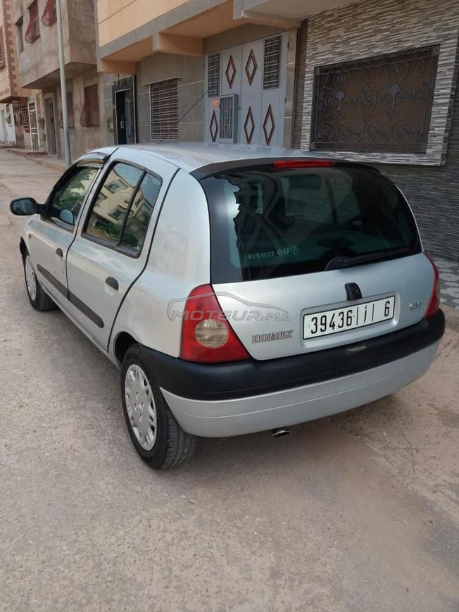 Renault Clio Essence Manuelle 2001 à Berkane