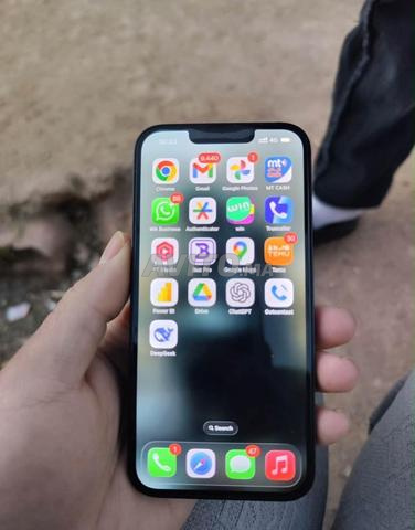 iPhone 13 à vendre✅
Tout est original Batterie 81 - 2