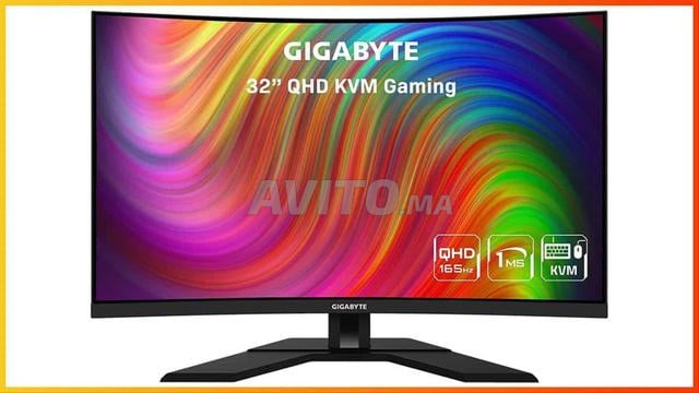 شاشة جيجابايت M32QC 32 بوصة QHD 165 هرتز منحنية.
