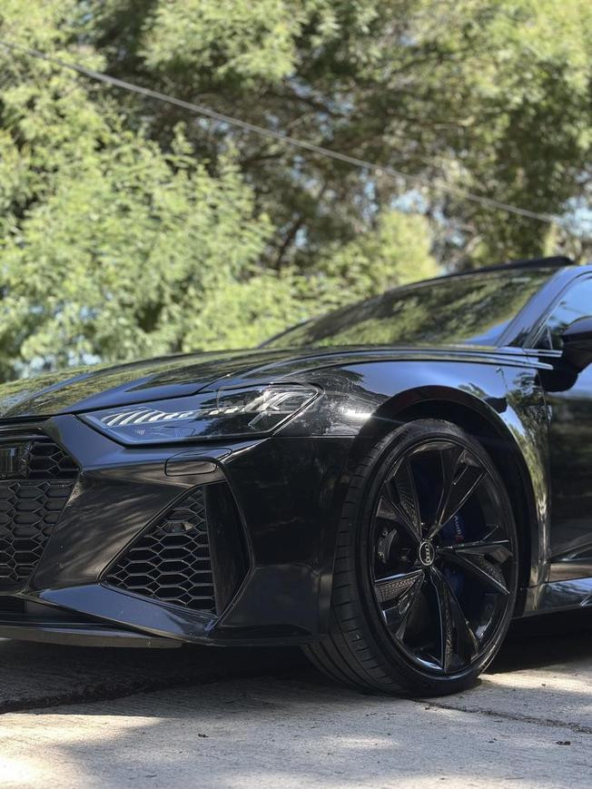 Audi RS6 full black  BLACK / CERAMIC ATTELAGE  