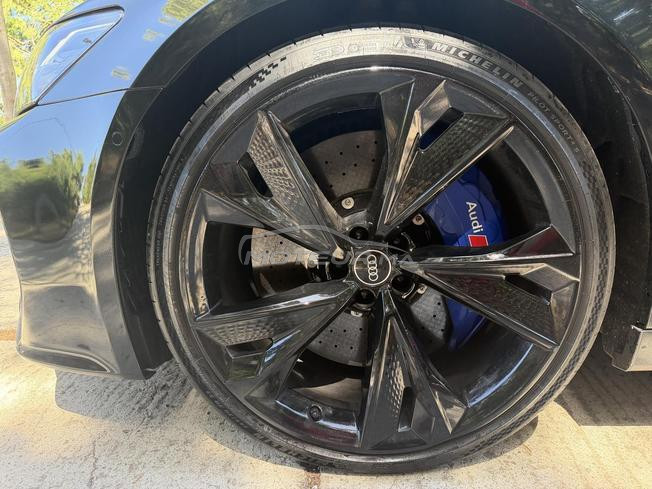 Audi RS6 full black  BLACK / CERAMIC ATTELAGE  