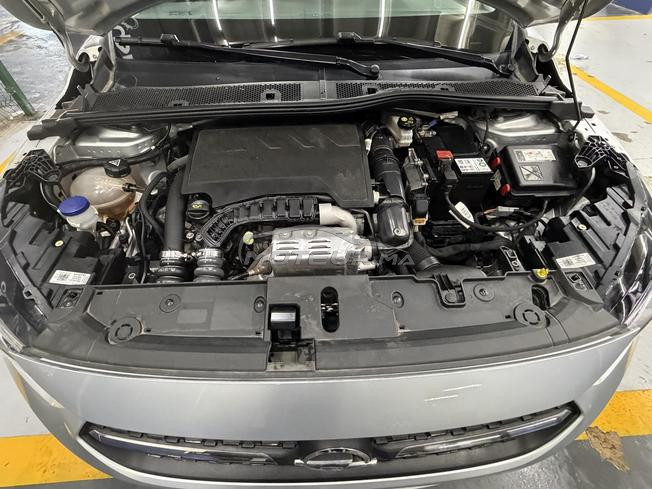 Opel Corsa Essence Manuelle 2023 à Tanger