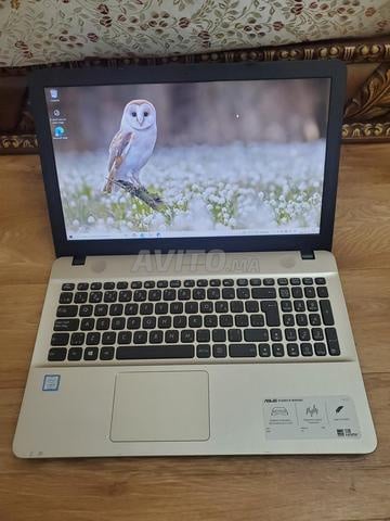 حاسوب محمول Asus بمعالج i5 الجيل السابع، ذاكرة وصول عشوائي 8 جيجابايت، قرص صلب 500 جيجابايت SSD