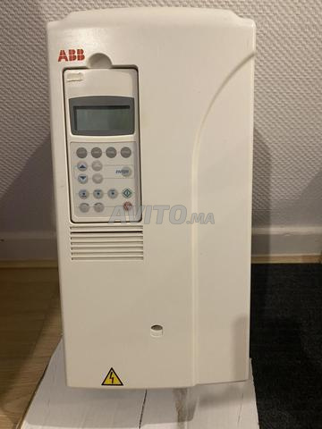 محول ABB ACS800-01-0030-3 بقوة 30 كيلو واط، تم اختباره بنجاح