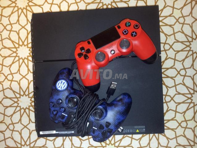 Playstation PS4 en bon état d'Italie et à très bon prix - 2