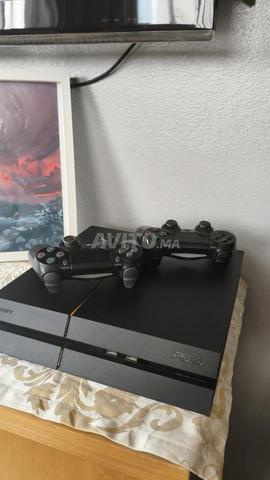 🎮 بلاي ستيشن 4 فات 256 جيجا متوفرة عبر الإنترنت ✅ 2 يد تحكم