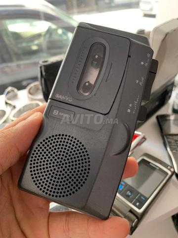 مسجل صوتي قديم Sanyo بشريط كاسيت صغير - بحالة ممتازة