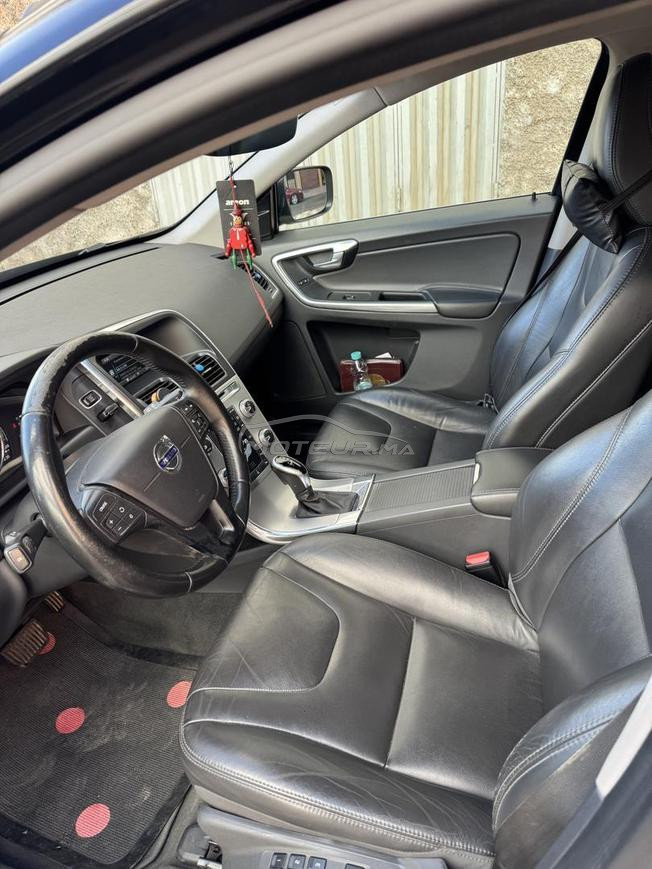 je mets en vente Volvo XV 60