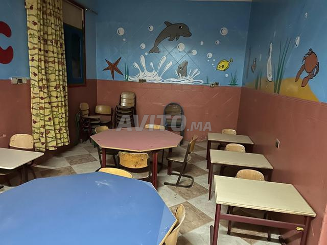 Vente d'équipement complet pour une école, tables, tableaux, etc. - 2