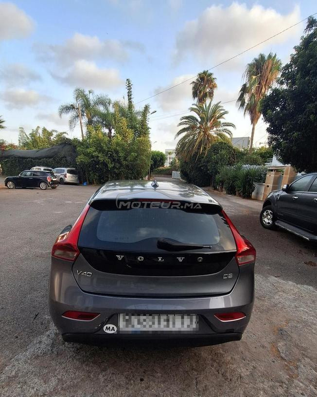 volvo v40 en bon état