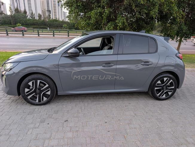 Peugeot 208 Hybride Automatique 2025 à Rabat