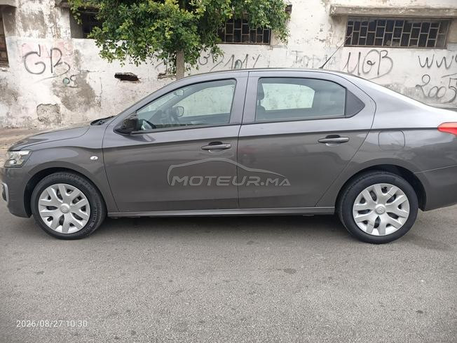 voiture en parfait état 2022