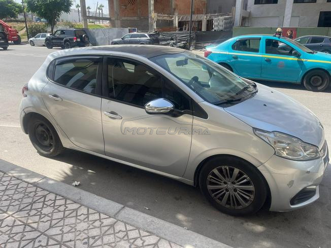 Peugeot 208 Essence Manuelle 2010 à Tanger