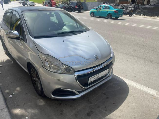 Peugeot 208 Essence Manuelle 2010 à Tanger