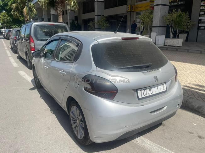 Peugeot 208 Essence Manuelle 2010 à Tanger