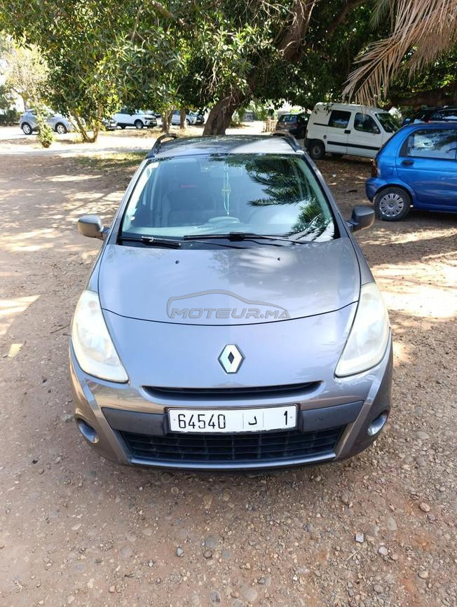 Renault Clio 3 modèle 2012 kharja man farnce 