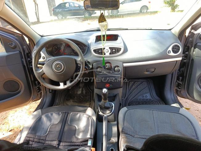 Renault Clio 3 modèle 2012 kharja man farnce 