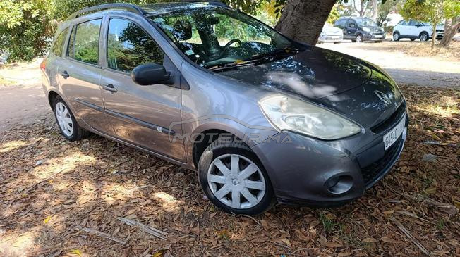 Renault Clio 3 modèle 2012 kharja man farnce 
