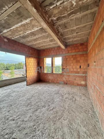 Villa 2000 m² Semi-Finie avec Plan, Permis & Puits - 2