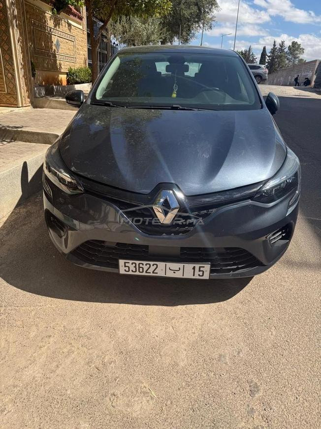clio 5 2022 très bon état 
