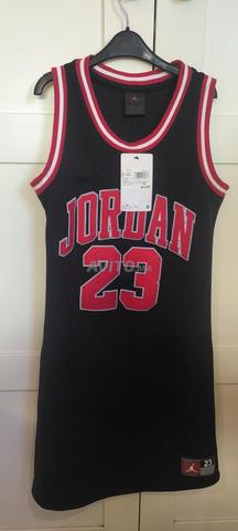 Robe Jordan originale filles 12-13 ans neuve - 2