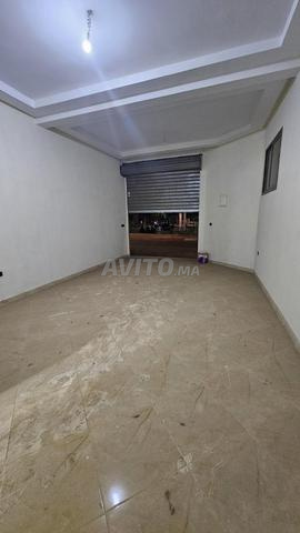 Boutiques à vendre dans un bon emplacement - 2